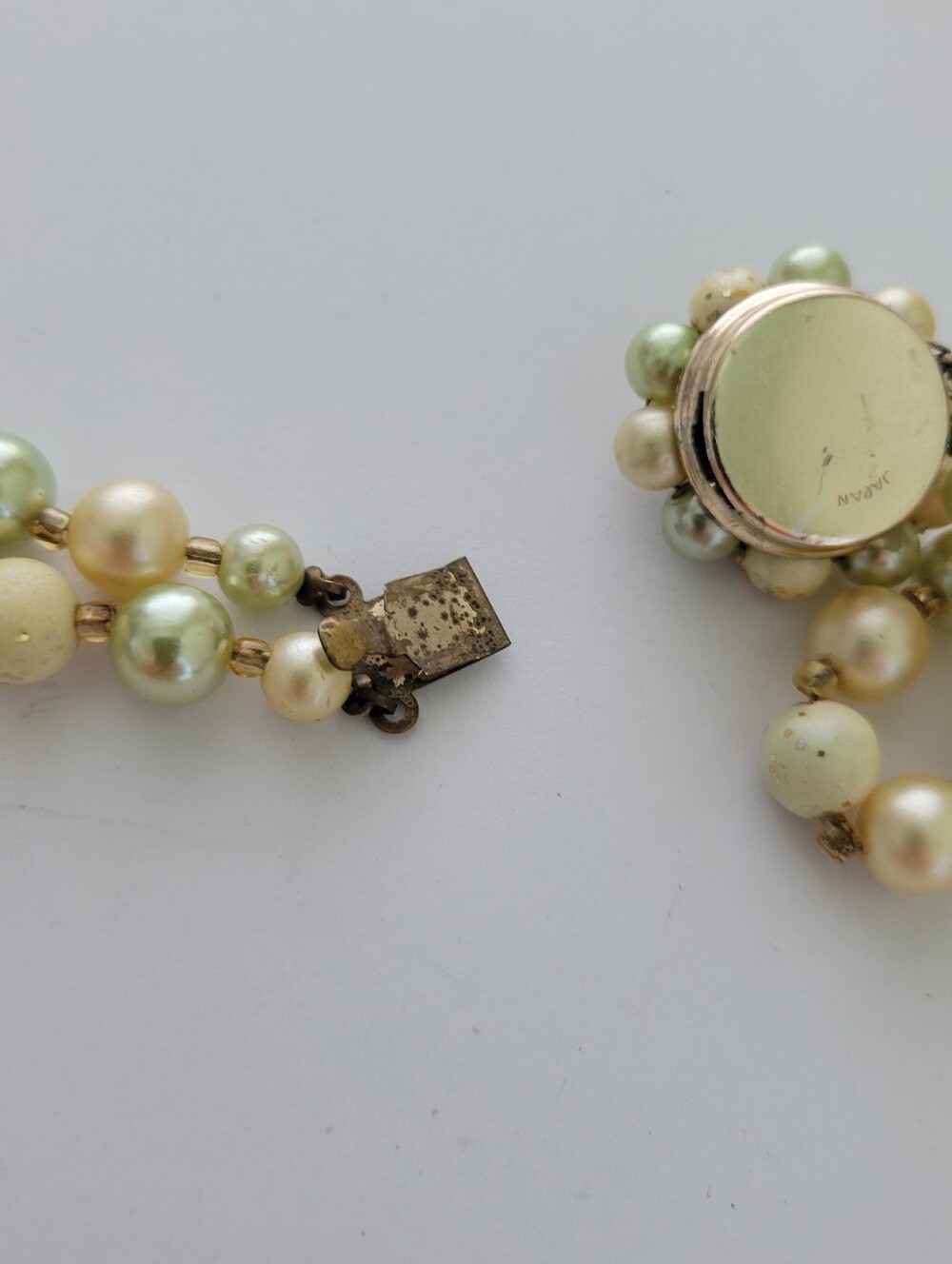 Vintage Signed Japan Green Yellow Pearls Two Strand Necklace 20" Feminine - Picture 6 of 13